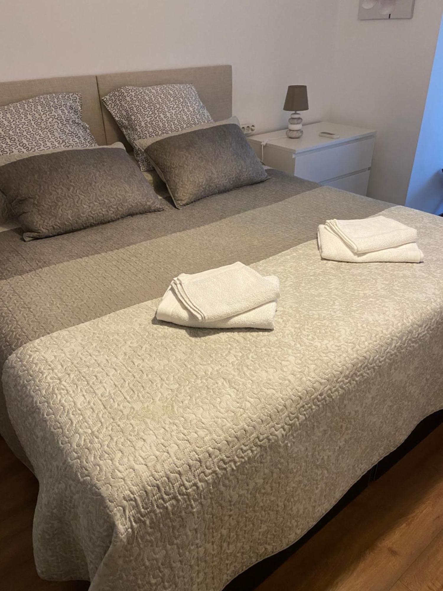 Rio Turia Apartment Valencia Bagian luar foto